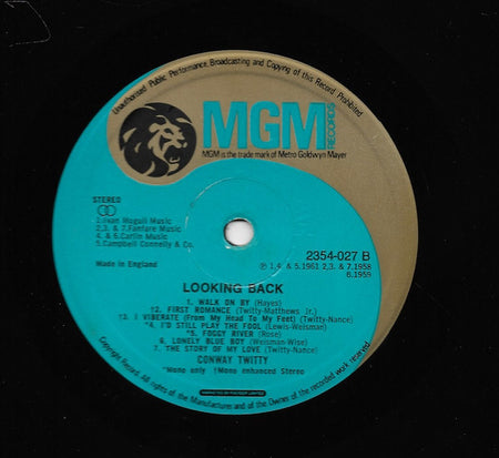 Conway Twitty : Looking Back (LP, Comp)