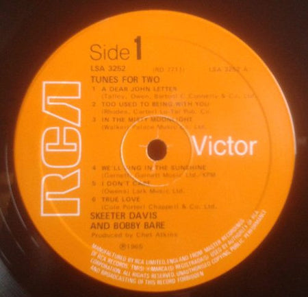 Skeeter Davis and Bobby Bare : Tunes For Two (LP, Album, RE)